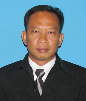 นายนิยม ช่างพินิจ