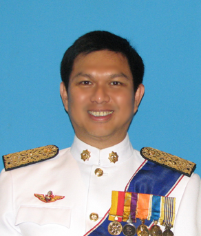 นายวรวัจน์ เอื้ออภิญญกุล
