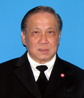 นายลาภศักดิ์ ลาภาโรจน์กิจ