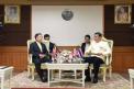 김제봉 (H.E. Mr. Kim Je Bong) 타이 주재 조선민주주의인민공화국 대사는 타이 상원의장을 만나 담화하셨다.